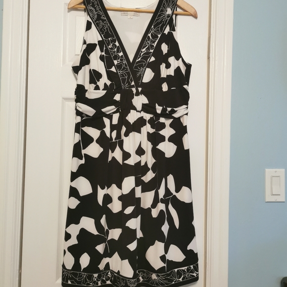 Quality dresses - Picture 5 of 6
